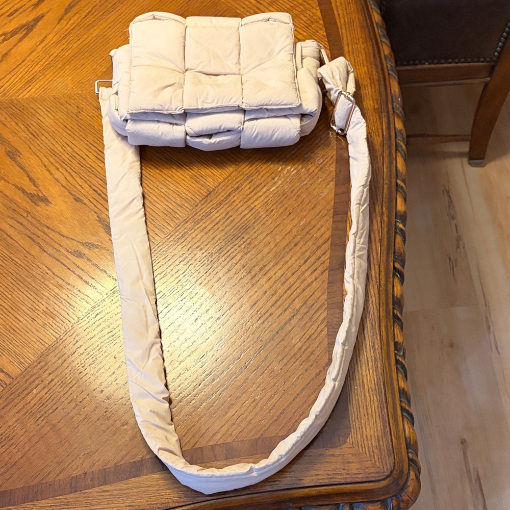 Elegant Cream Quilted Shoulder Bag